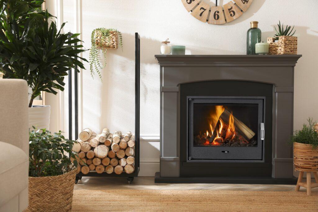 Termokominek TKL PLUS 17kW w układzie zamkniętym (2,5 bar) z płaską szybą